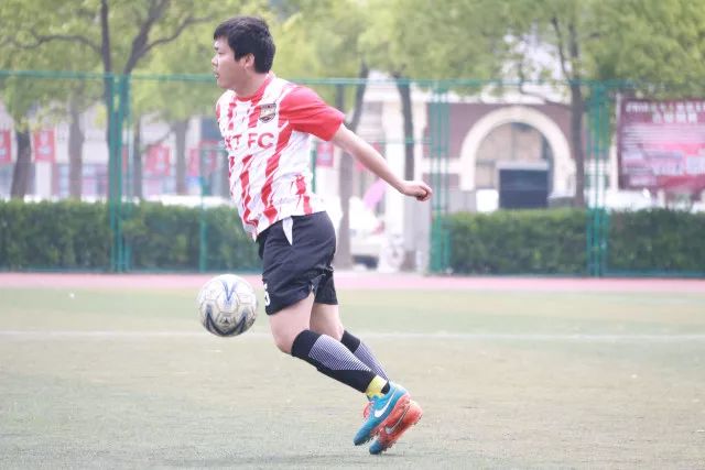 新疆签约外援威金顿 本赛季曾代表雄鹿出战3场